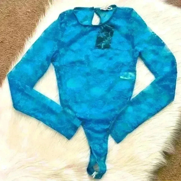 Fashion Nova Out In The Spotlight Blue Lace Bodysuit XS NWT - Picture 2 of 10